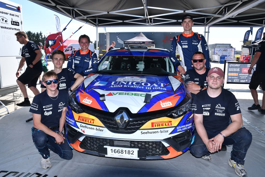 Jacob Egholm og Sarah Haulrik og deres serviceteam kunne køre hjem fra Rally Aalborg efter at have sikret en andenplads i weekendens opgør om DM-point til mesterskabet i RC5-klassen
(Foto: Morten Dam)